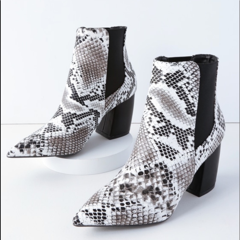 Lulus snake black booties